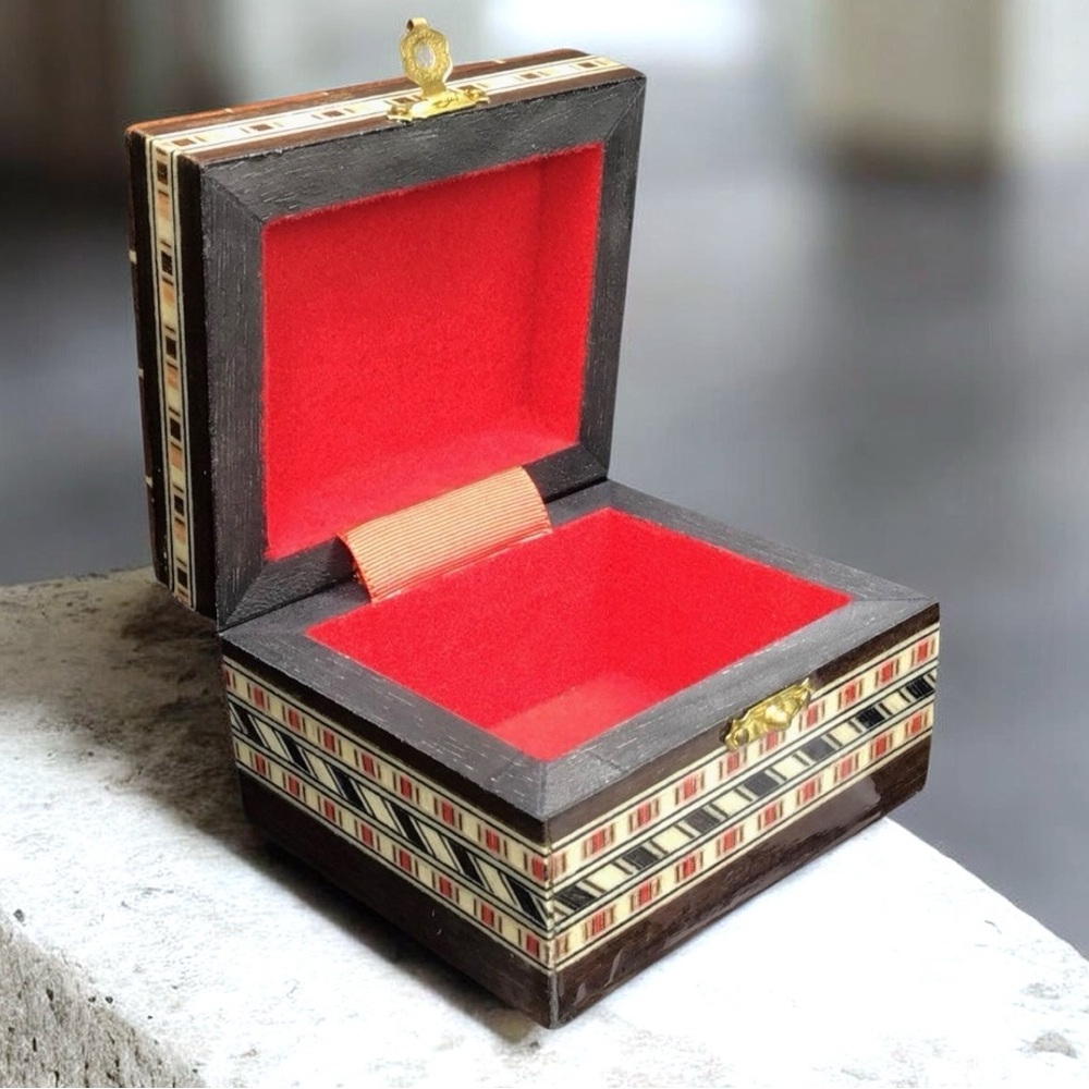 🌺Vintage Inlaid Wood/Marquetry Box from Spain - Picture 9 of 12